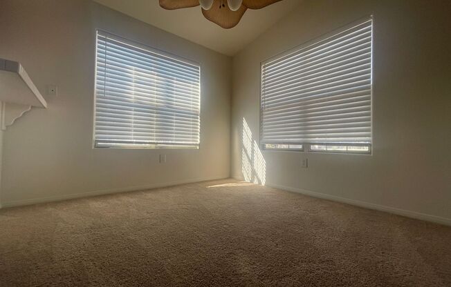 Second-Level Henderson Condo with Courtyard and Private Balcony