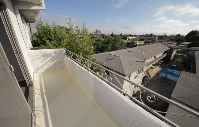 Studio, 1 bath, $2,095, Unit 35-337