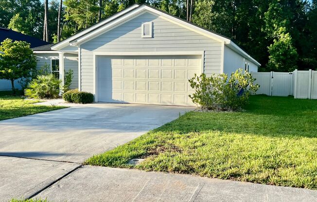 Spacious 3 Bed, 2 Bath Home in Prime Location!