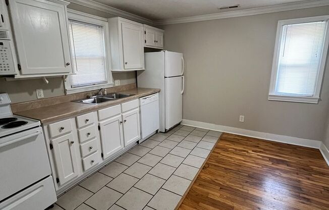 1 bed, 1 bath, $615, Unit Apt. 6