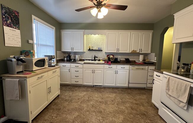 Fantastic 4 Bedroom 2 Bath Northside Home