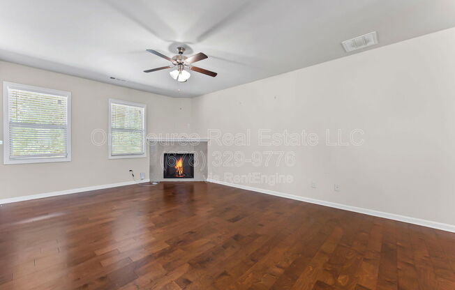 385 FRANKLIN LN