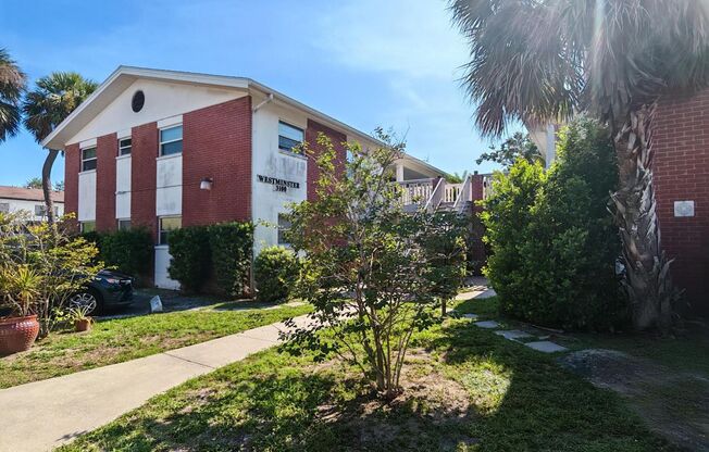 Cozy 1-Bedroom Condo in Prime St. Petersburg Location