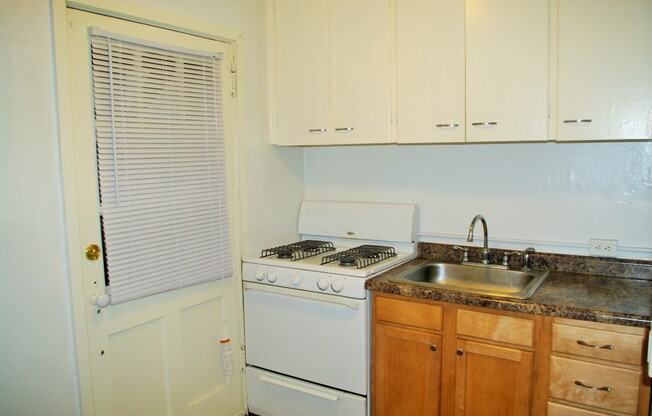 1 bed, 1 bath, 500 sqft, $926, Unit 4