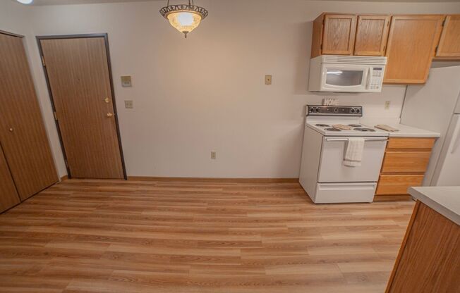 2 beds, 1 bath, 760 sqft, $795, Unit 3120-304