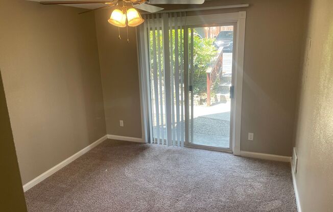 2 beds, 1 bath, 850 sqft, $1,550, Unit 09