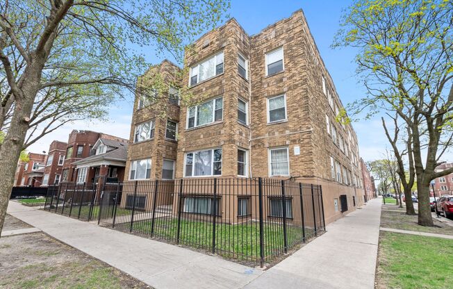 6200 S Albany Ave. Chicago IL