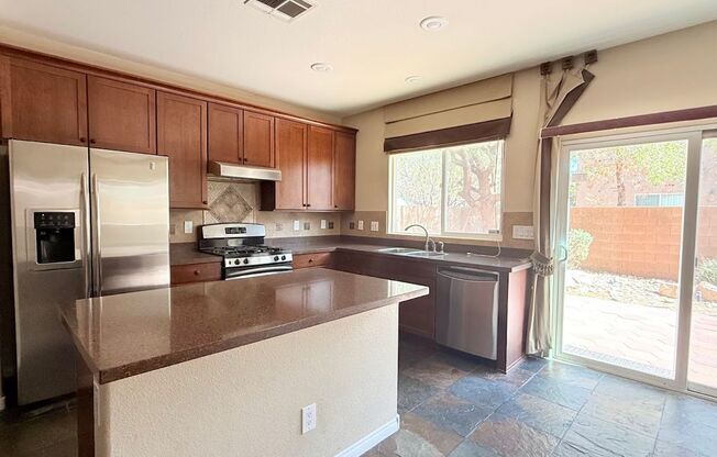 BEAUTIFUL 3 BEDS WITH 2.5 BATH HOUSE