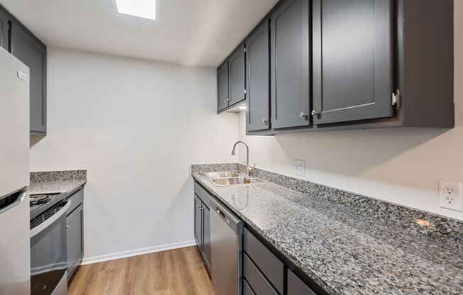 2 beds, 1 bath, 800 sqft, $1,495, Unit Unit 15