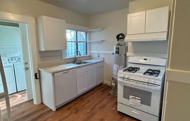 2 beds, 1 bath, $2,100, Unit #6