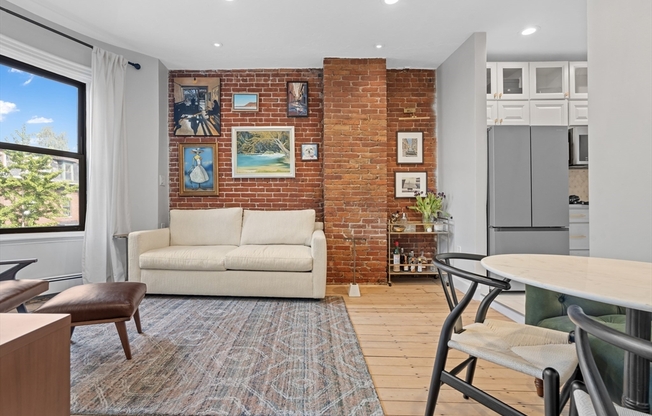 81 E BROOKLINE ST