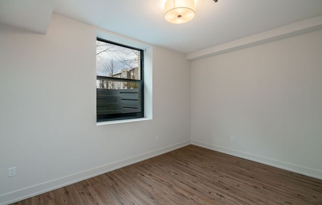 2 beds, 2 baths, $2,084, Unit 875 Michigan Ave Apt. 103