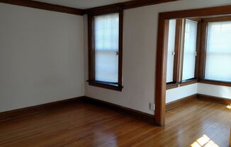 August Management presents the Murray Hill Apartments