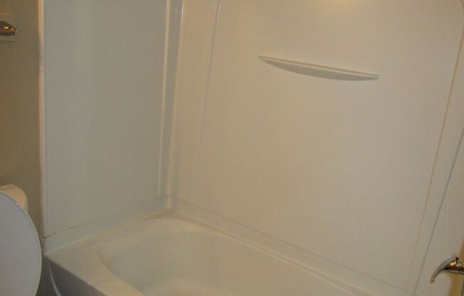 1 bed, 1 bath, 600 sqft, $898, Unit A-62