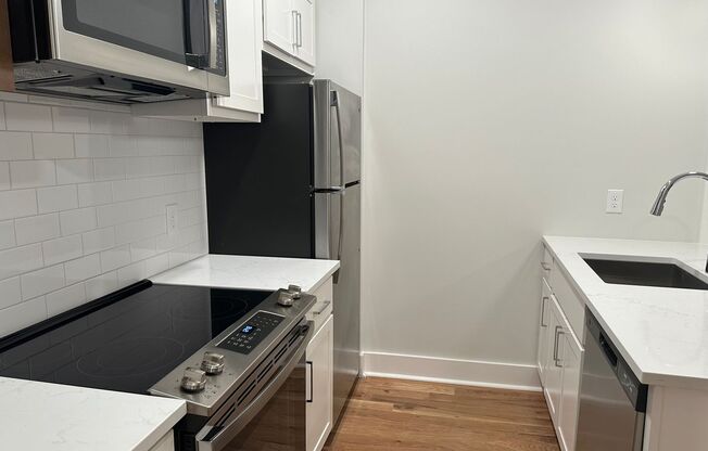 Studio, 1 bath, 551 sqft, $1,240, Unit 218 - 502 AMI