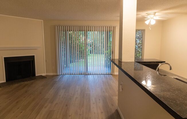 Studio, 1 bath, 570 sqft, $1,525, Unit 105