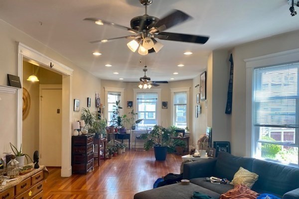 22 ROWELL ST