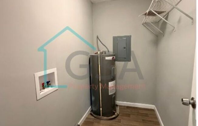 2 beds, 1 bath, $900, Unit 222 Earl Street-1