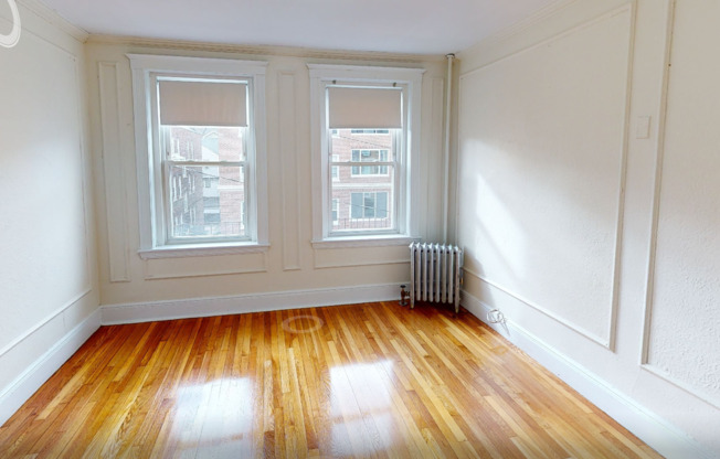 Charming 2.5 Bedroom-No Broker Fee