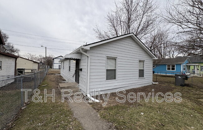 955 N BELMONT AVE