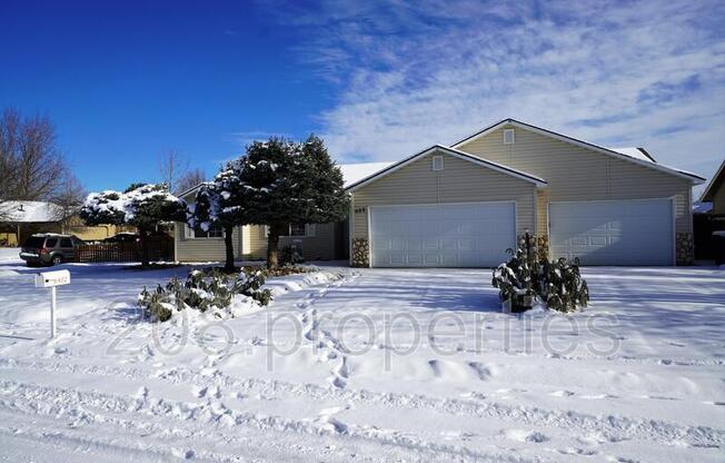 452 S JOLINDA AVE