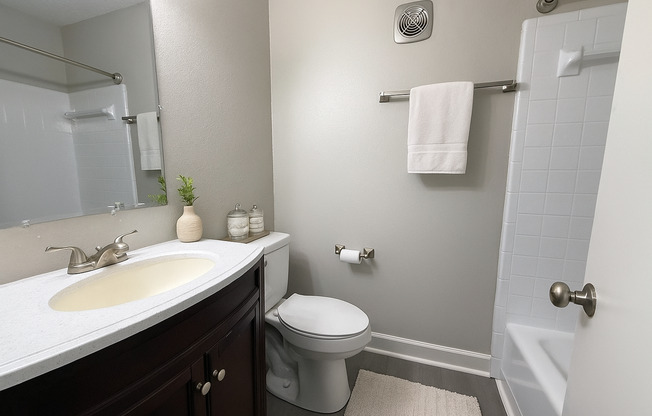 1 bed, 1 bath, 650 sqft, $1,075, Unit G4