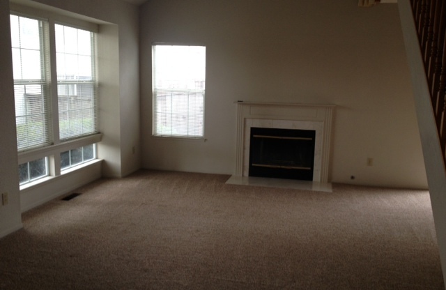 3 beds, 2.5 baths, $3,850