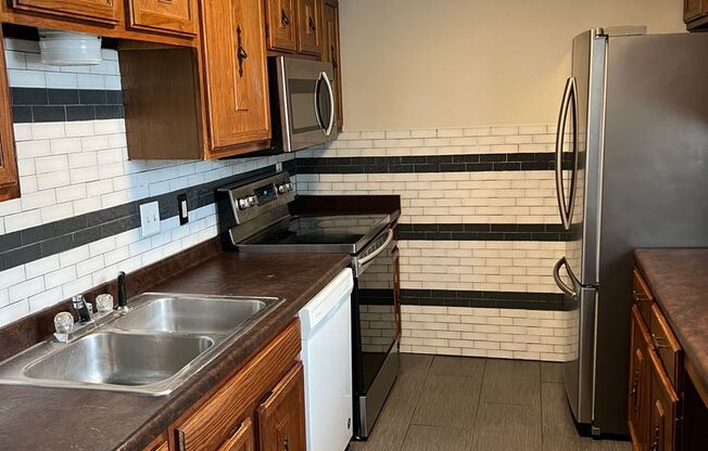 1bd 1 ba condo with garage