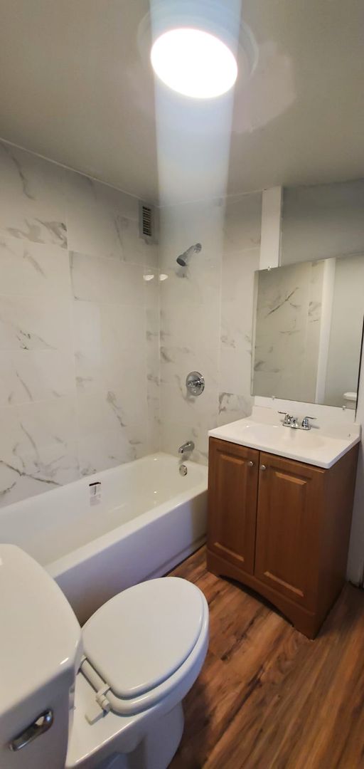 $300 OFF FIRST MONTHS RENT MOVE-IN SPECIAL!!