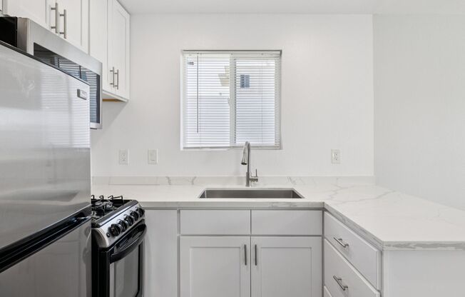 Studio, 1 bath, 645 sqft, $1,548, Unit 131
