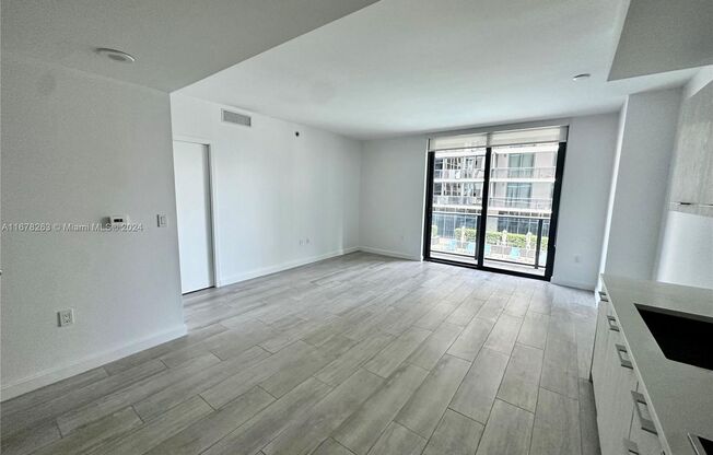 1 bed, 1 bath, 609 sqft, $3,200, Unit 55 SW 9th St # 12-02 (A11678263)