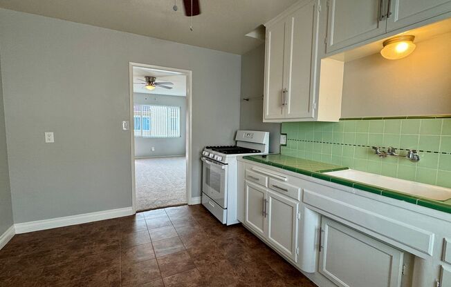 4748-4754 Mansfield Street