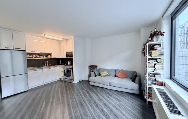 1 bed, 1 bath, $5,600, Unit 2B
