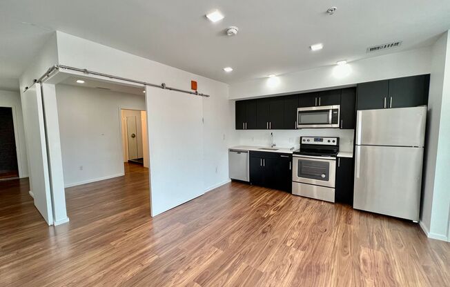 1 bed, 1 bath, 518 sqft, $1,525, Unit 405