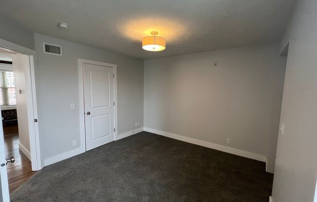 1 bed, 1 bath, 650 sqft, $1,295, Unit Unit 301 A650 Corner Unit w/Nook and Downtown View