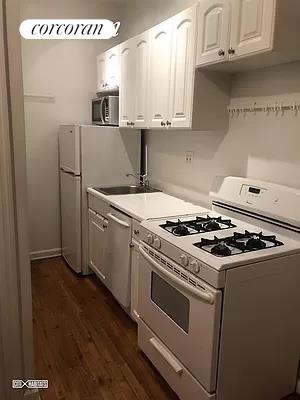 1 bed, 1.5 baths, $3,300, Unit 2F