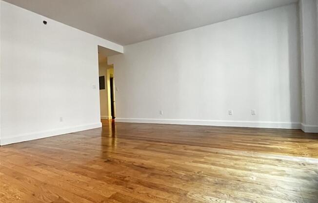 1 bed, 1 bath, 807 sqft, $4,995, Unit 8F