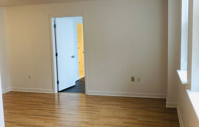 2 beds, 2 baths, 900 sqft, $2,099, Unit 307