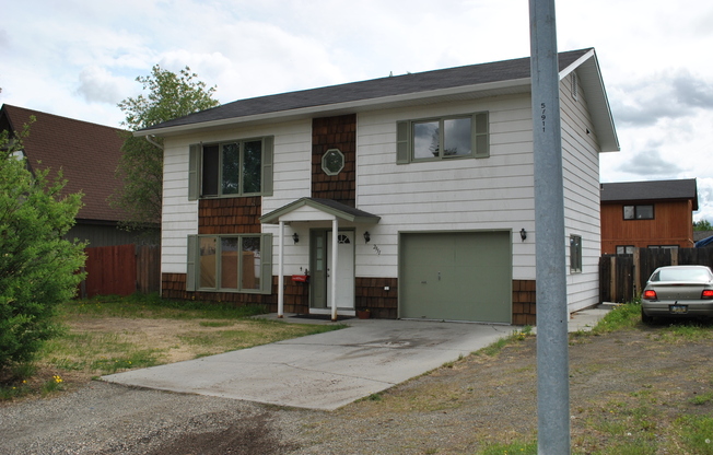 4 Bedroom, 2 Bath, 1 Car Garage home in the middle of town.