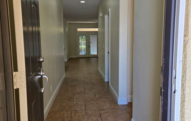 A Beautiful Single Story Townhouse! 3 Bed, 2 Bath, 2 Car!