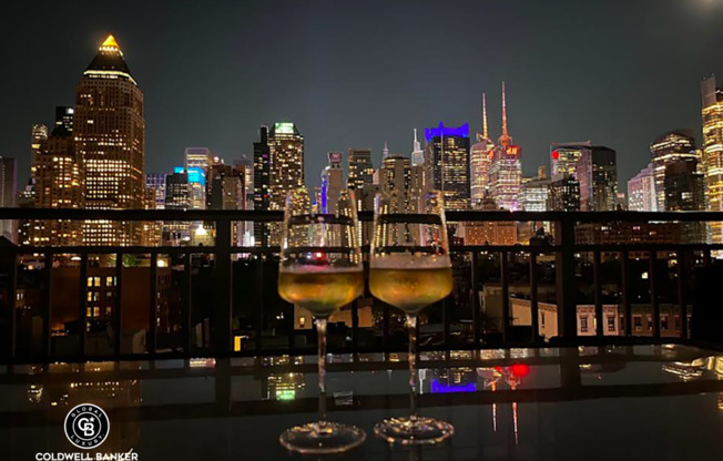 505 W 47 ST
