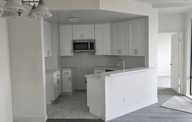 2 beds, 2 baths, 998 sqft, $2,795, Unit 306