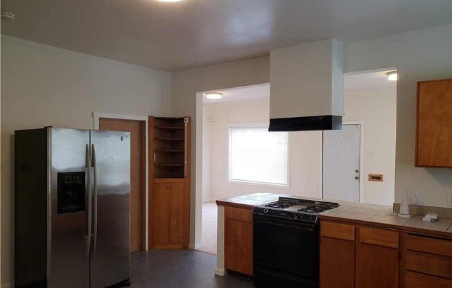 2 BD 1 BA home with easy transit