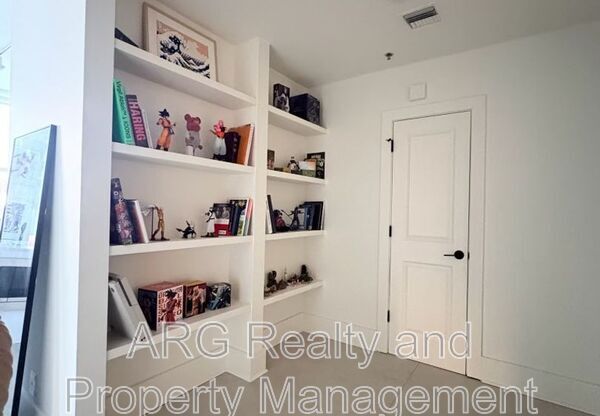 57 FORSYTH ST NW