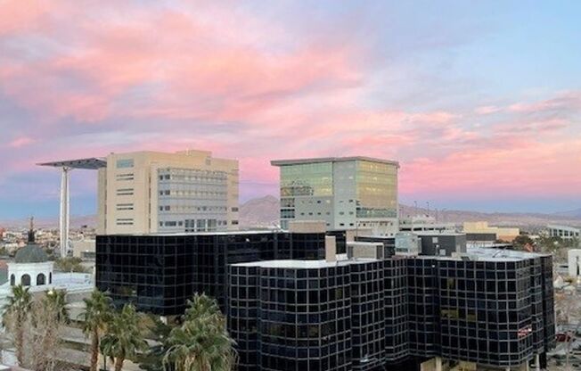 Welcome to effortless luxury living at The Juhl, a vibrant high-rise community in Downtown Las Vegas.