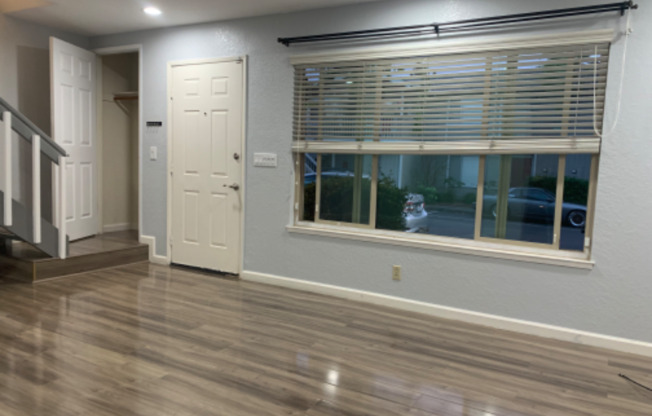 112 LOMA VERDE DR