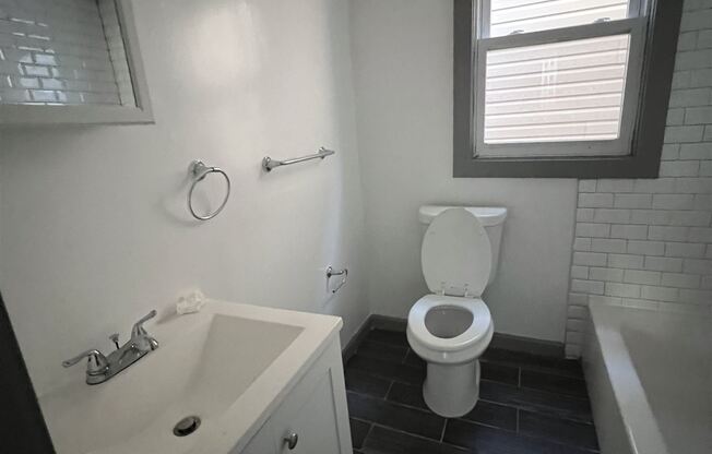 28 Stuyvesant Ave Apt 2