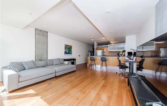 1 bed, 1 bath, 920 sqft, $2,900, Unit 909