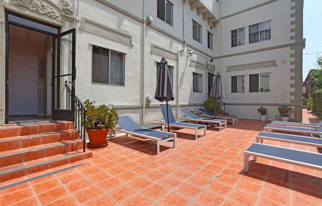 722 S Manhattan Place