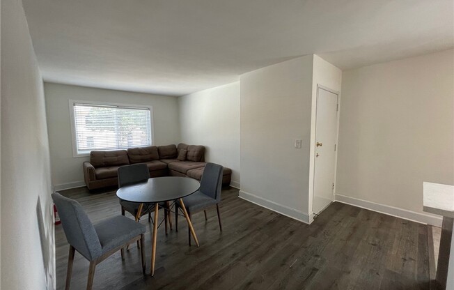 3 beds, 1 bath, 1,000 sqft, $3,600, Unit 5